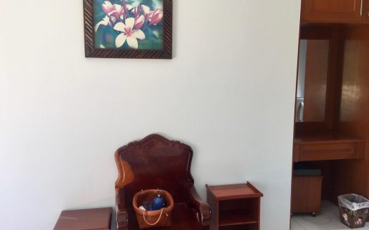 Two bedroom house right on the Maenam beach