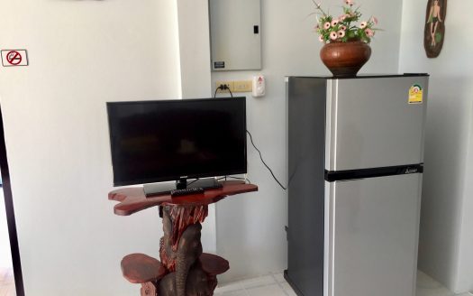 Two bedroom house right on the Maenam beach