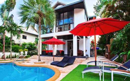 Villa with 4 bedrooms near Bang Rak beach for rent in Samui