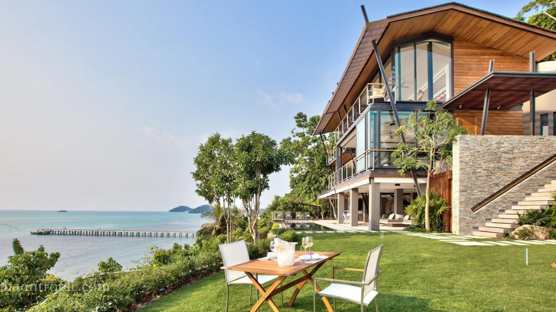 5 bedroom villa by the sea in Taling Ngam for rent in Koh Samui