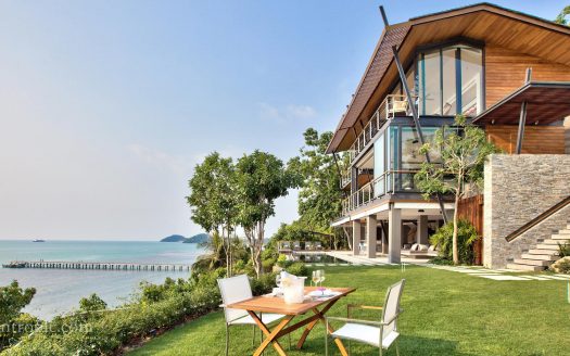 5 bedroom villa by the sea in Taling Ngam for rent in Koh Samui