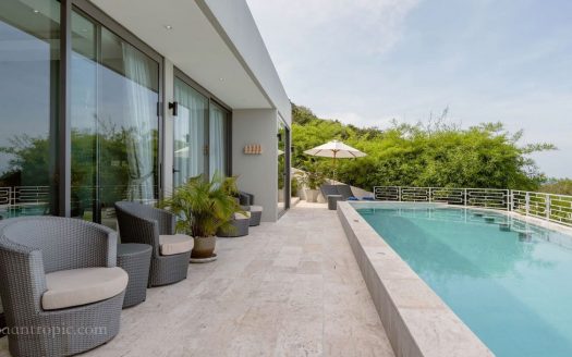Luxury villa with 2 bedrooms and sea views for rent in Koh Samui