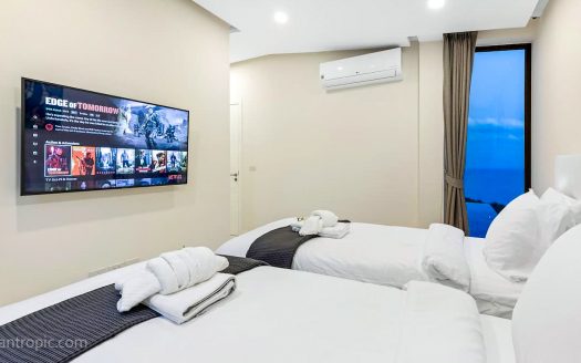4-Bedroom Villa with Panoramic View of Choeng Mon Beach