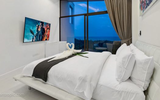 4-Bedroom Villa with Panoramic View of Choeng Mon Beach