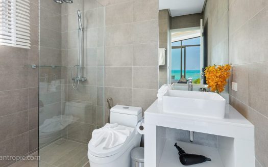 4-Bedroom Villa with Panoramic View of Choeng Mon Beach